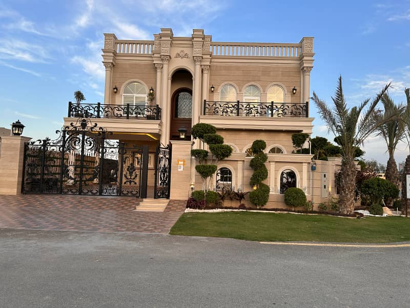 1 Kanal Classical Design House With Full Basement Available For Sale in DHA Phase 7 32