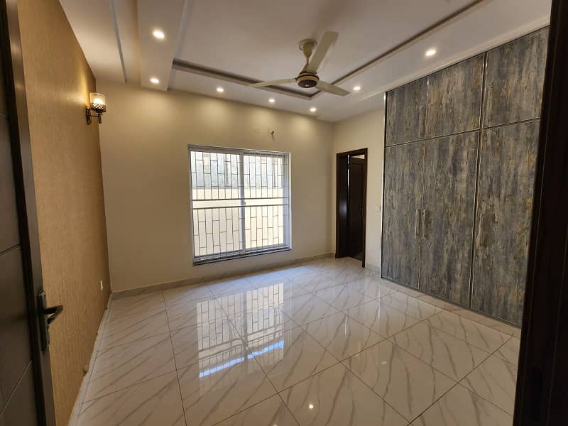 10 Marla Duplex Houses Available For Sale Near Emporium Mall In Johar Town 12