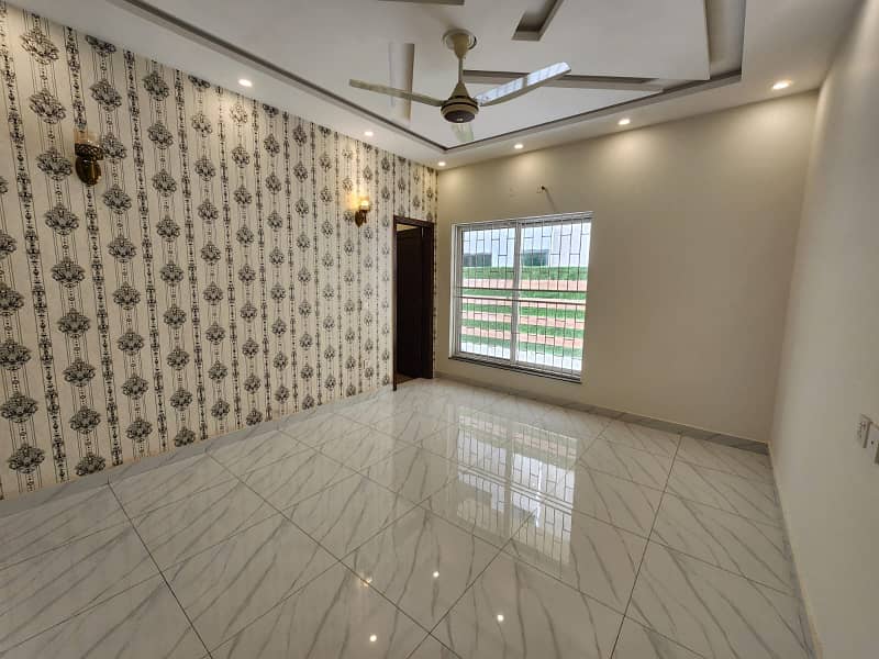 10 Marla Duplex Houses Available For Sale Near Emporium Mall In Johar Town 13