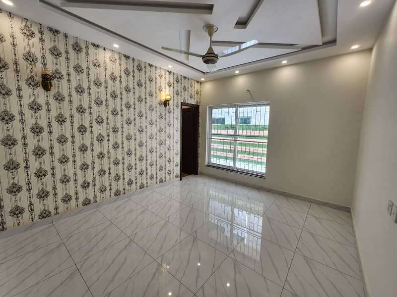 10 Marla Duplex Houses Available For Sale Near Emporium Mall In Johar Town 14