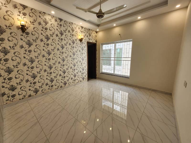 10 Marla Duplex Houses Available For Sale Near Emporium Mall In Johar Town 25