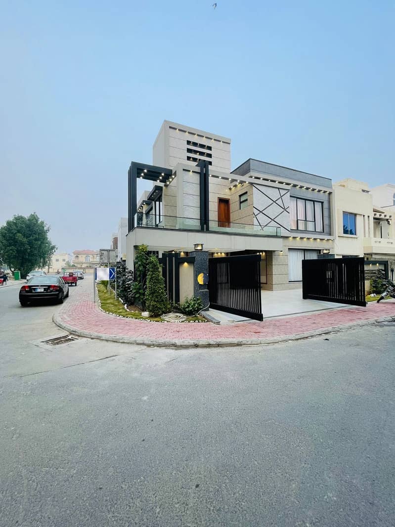 14 Marla Modern House For Sale 2