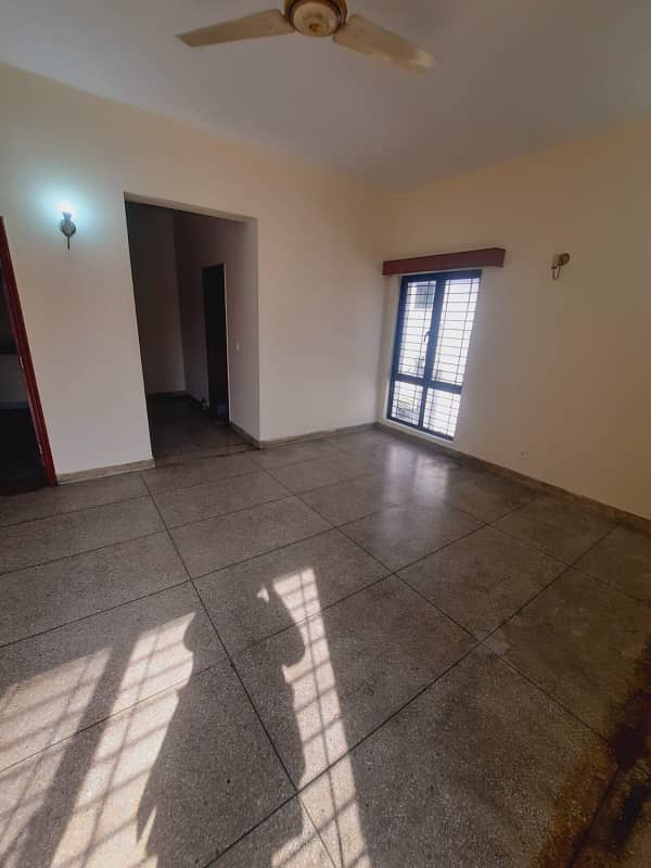 1 Kanal Full House Is Available For Rent In Dha Phase 1 Near Main Ghazi Road 8