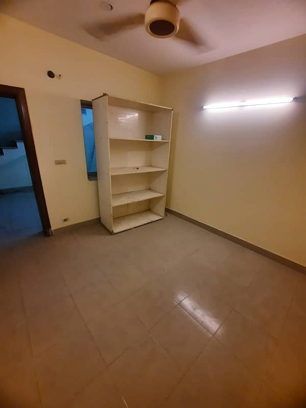 1 Kanal Fully Furnished Upper Portion Is Available For Rent In Dha Phase 4 Near Gold Crest Mall 16