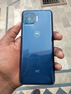 I'm selling my Motorola one 5g uwe