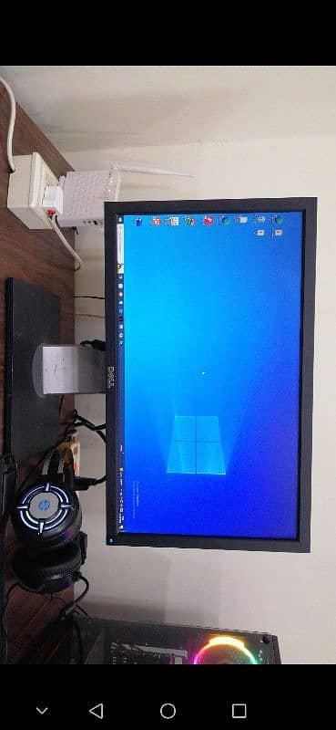 DELL LED MONITOR 22 INCHES. 1