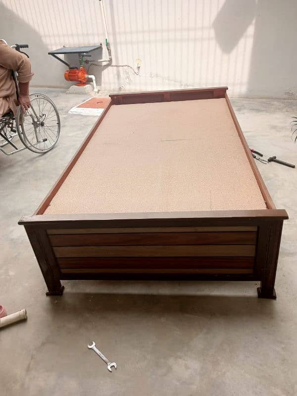 single bed in good condition 4