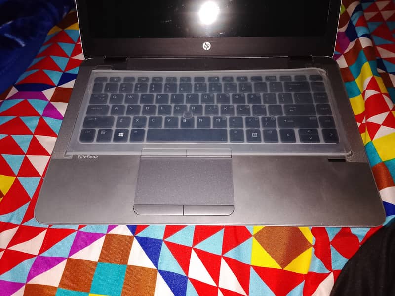 HP elitebook 840 G3 8GB ram 256 SSD 2