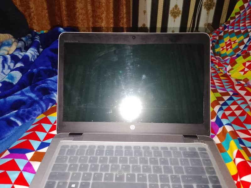 HP elitebook 840 G3 8GB ram 256 SSD 3