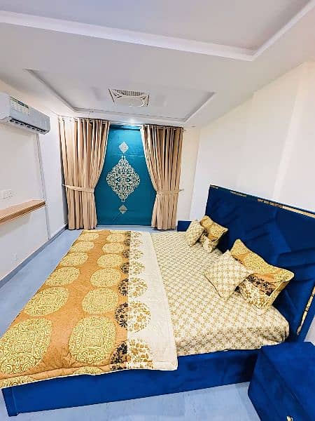 One bed luxury apartment for short stay like(3to4)hours in bahria town 1