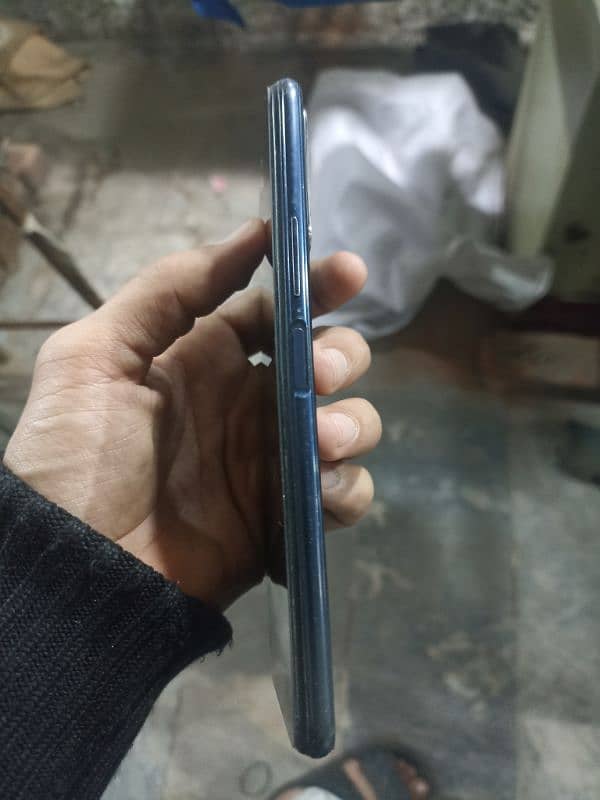 vivo y20 box sath main hai 3