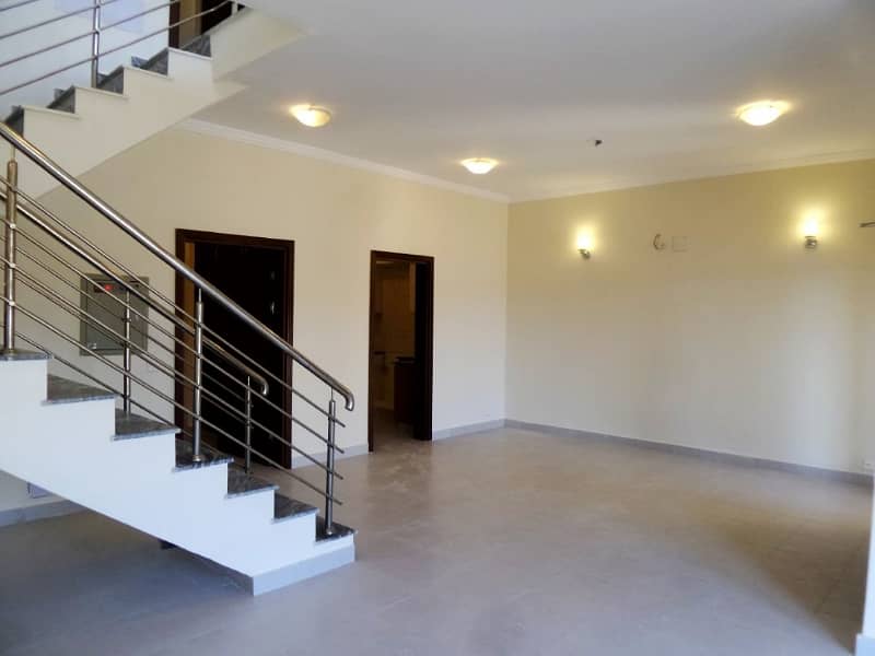 A Spacious 152 Square Yards House In Bahria Town - Precinct 11-B 3