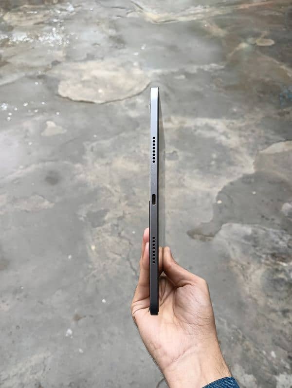 iPad Pro M2 11 inches 128GB in Warranty 15