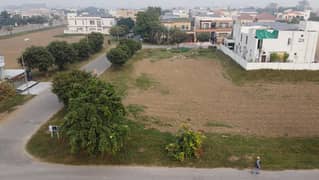 Corner 21.5 Marla Plot For Sale On Investor Rate In DHA Phase 6 Top Location Near To Raya