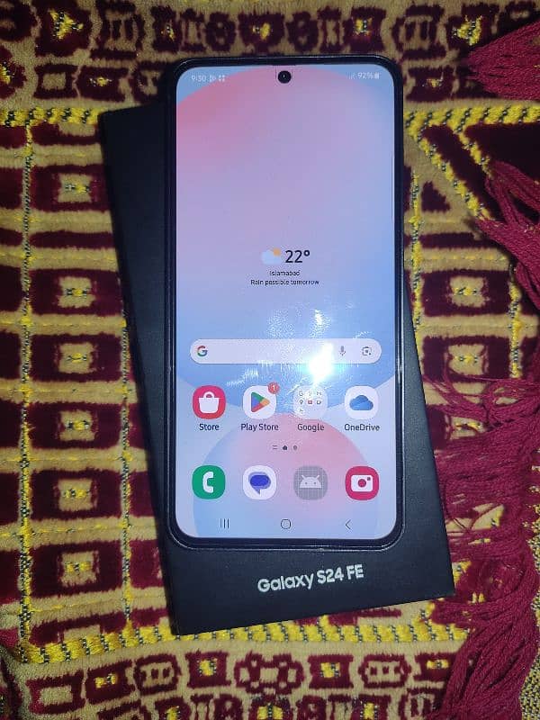 Samsung galaxy s24FE dual sim(8+8/128)  non pta. lush condition 2