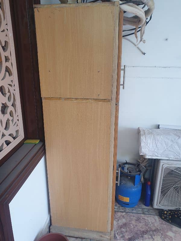 Single cupboard and 2 Pinjry 1