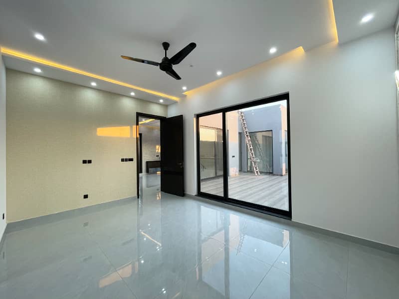 5 MARLA BRAND NEW LAVISH BUNGALOW FOR SALE IN DHA PHASE 9 12