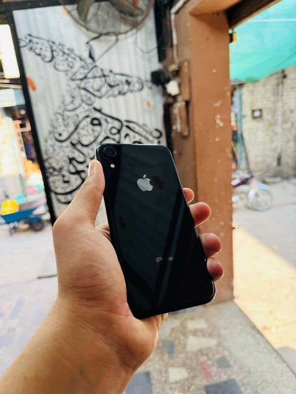 iphone XR 64GB 94 Health Waterpack 0