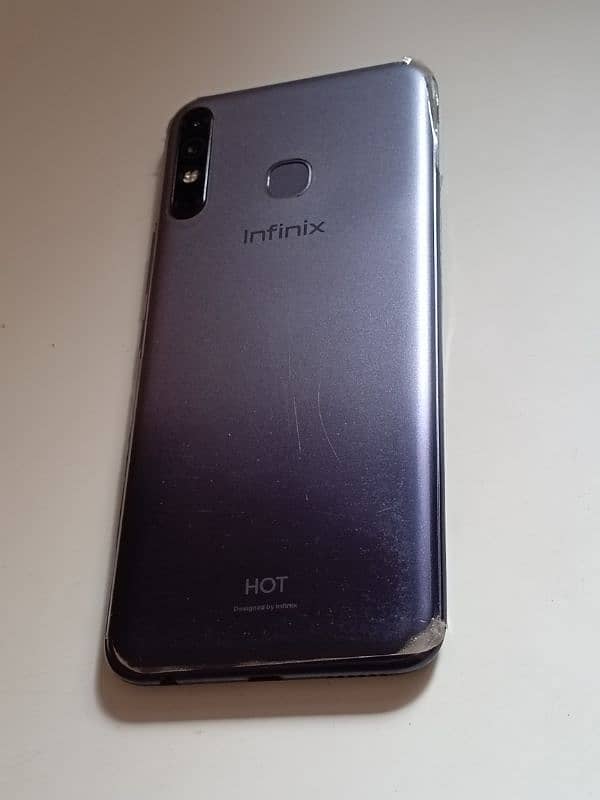 Infinix hot 8 4+64 3