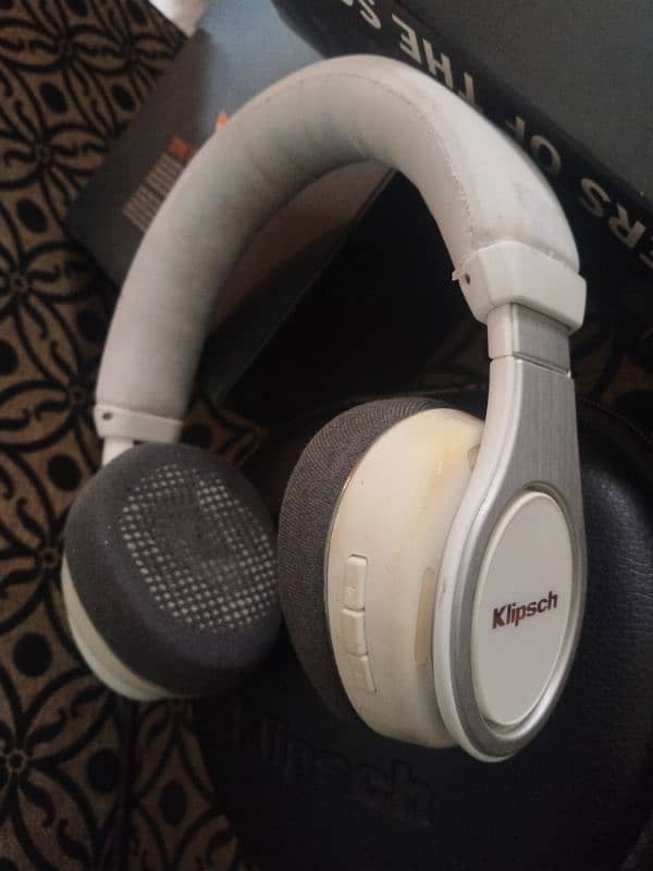 Klipsch on ear wireless headphones like Bose 1