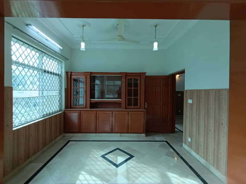 4 BEDROOMS UPPER PORTION IS AVAILABLE FOR RENT IN I-8 ISLAMABAD. 2