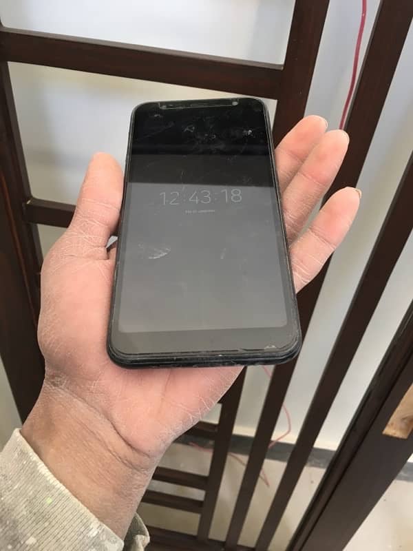 Samsung glaxy j4 plus all ok urgent sale contact 03136805544 sameer 4