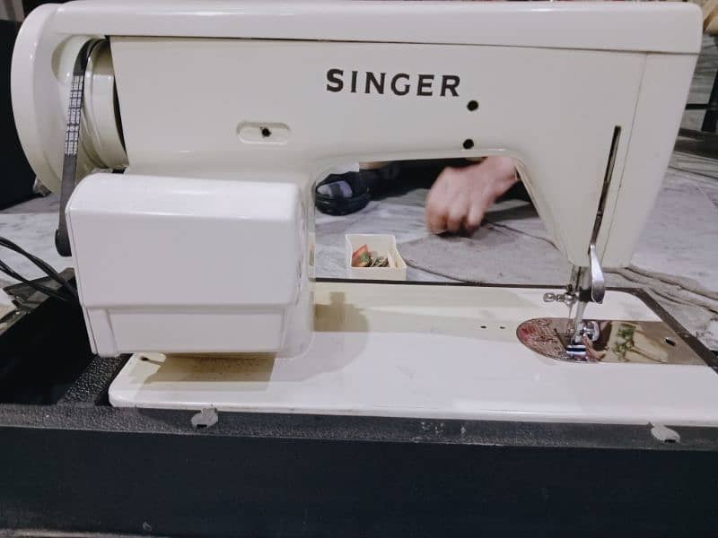 Singer Sewing Machine Brand New 3