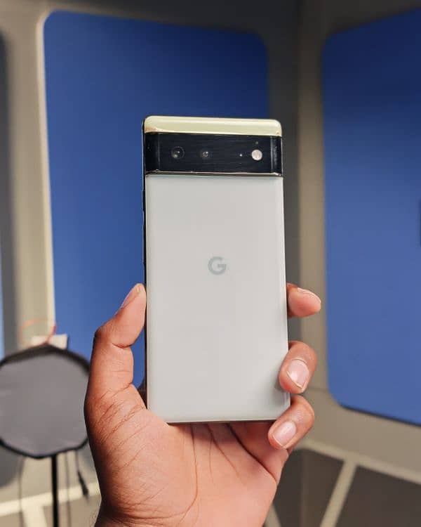 google pixel 6 / mobile / phone 0