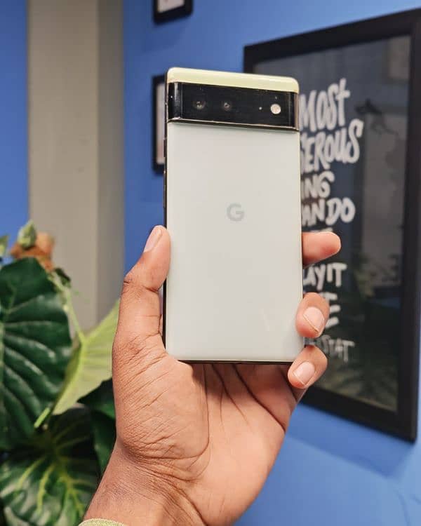 google pixel 6 / mobile / phone 1