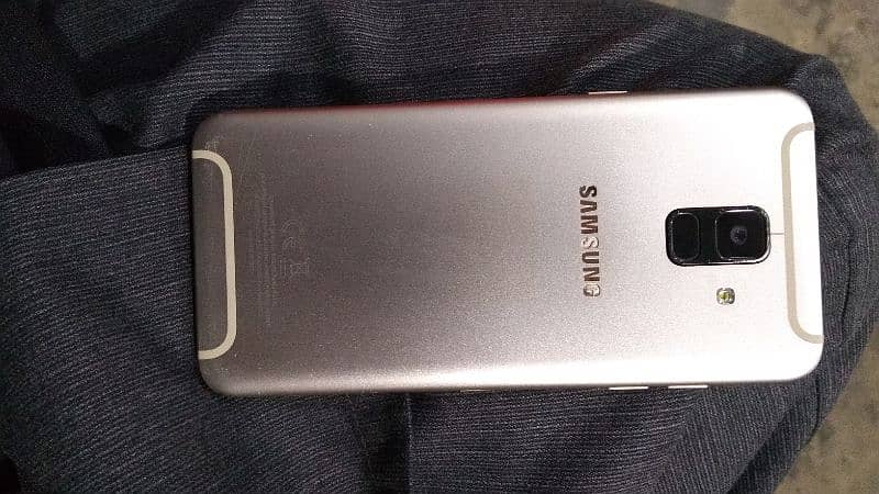 Samsung A6 blkul saf condition No,03016918148 3