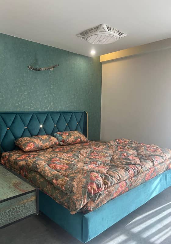 1 Bedroom Fully Furnished Luxury Flat Available For Rent In Spanish Boulding Sector E Nishtar Block Bahria Town Lahore 0