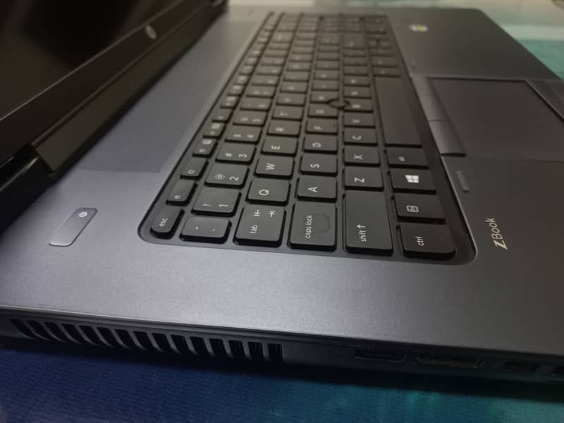 HP ZBook 17 G2 (i7 4th Gen - Poartable Workstaion) 11