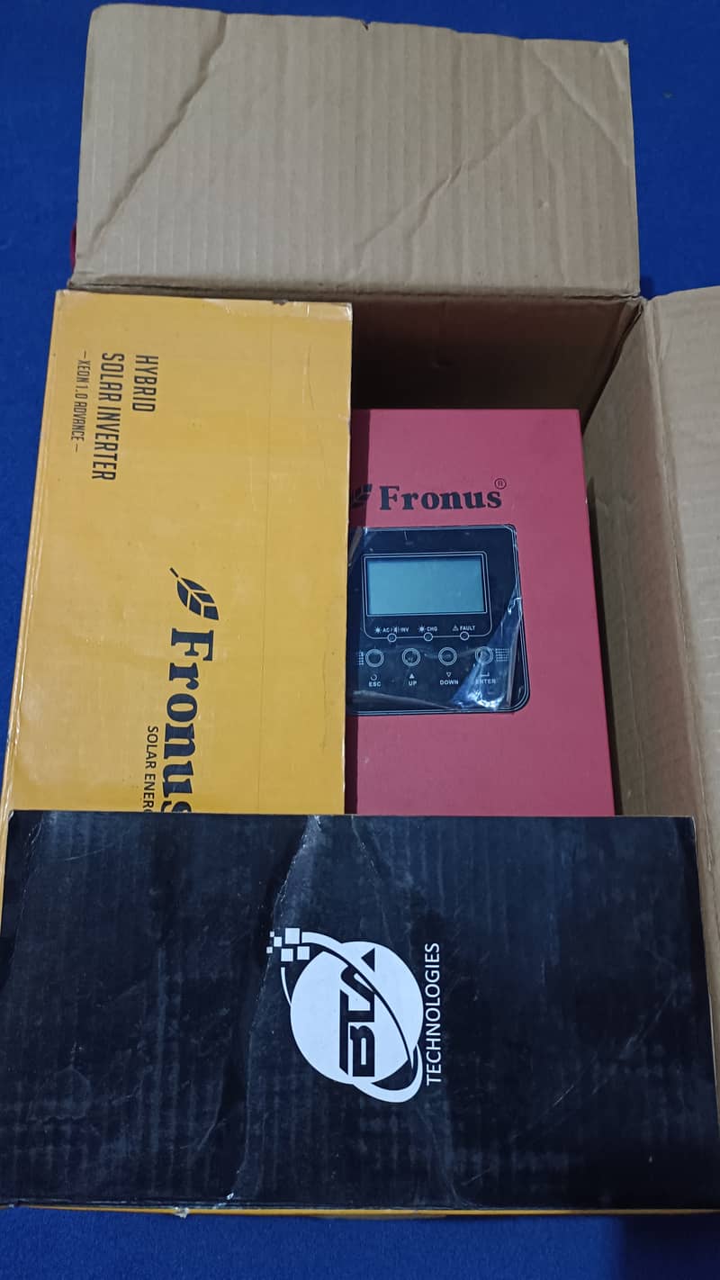 Fronus 1.4kva solar inverter with new condition 0