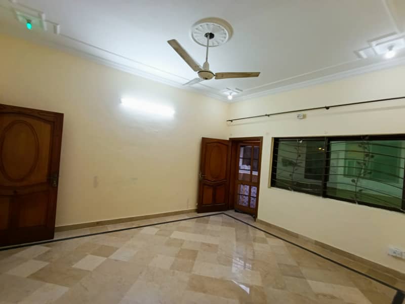 UPPER PORTION IS AVAILABLE FOR RENT IN I-8 ISLAMABAD. 7