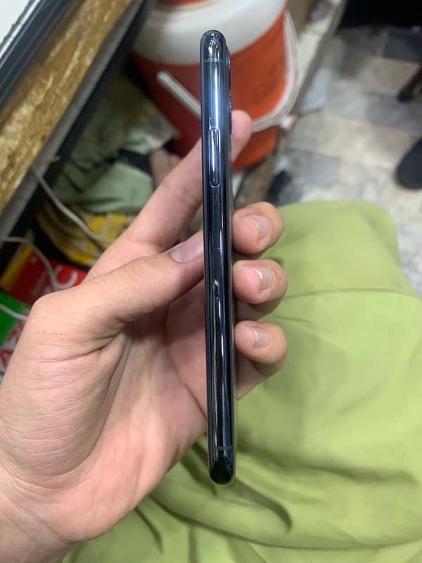 iPhone 11 Pro 256 GB 76 Halth  water pack 3