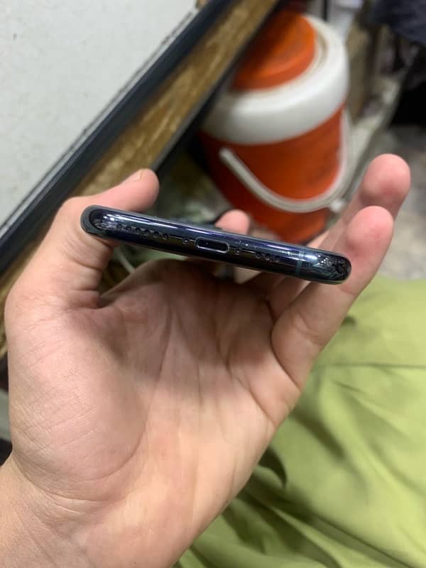 iPhone 11 Pro 256 GB 76 Halth  water pack 4