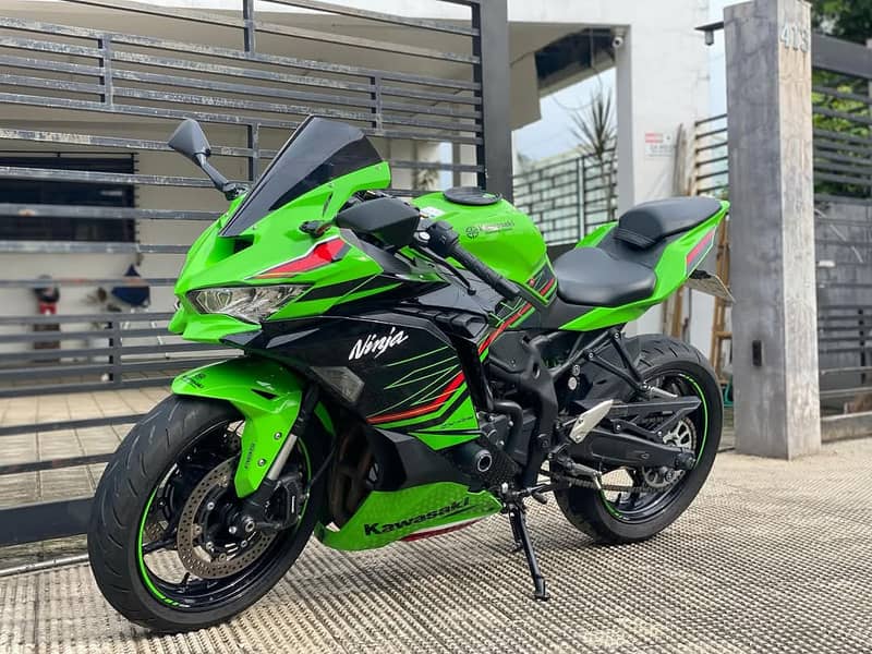 Kawasaki zx4rr like brand new 3