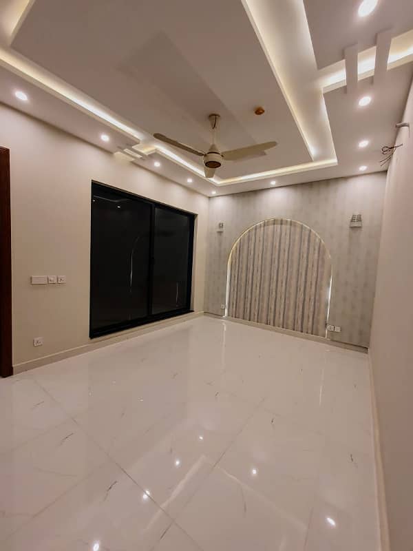 10 MARLA BRAND NEW 150FEET ROAD FACING KANAL LUXURY MODERN DESIGN HOUSE FOR SALE IN DHA PHASE 7 100% ORIGINAL PICTURES ATTACHED NEAR PARK AND MCDONALDS. . 8