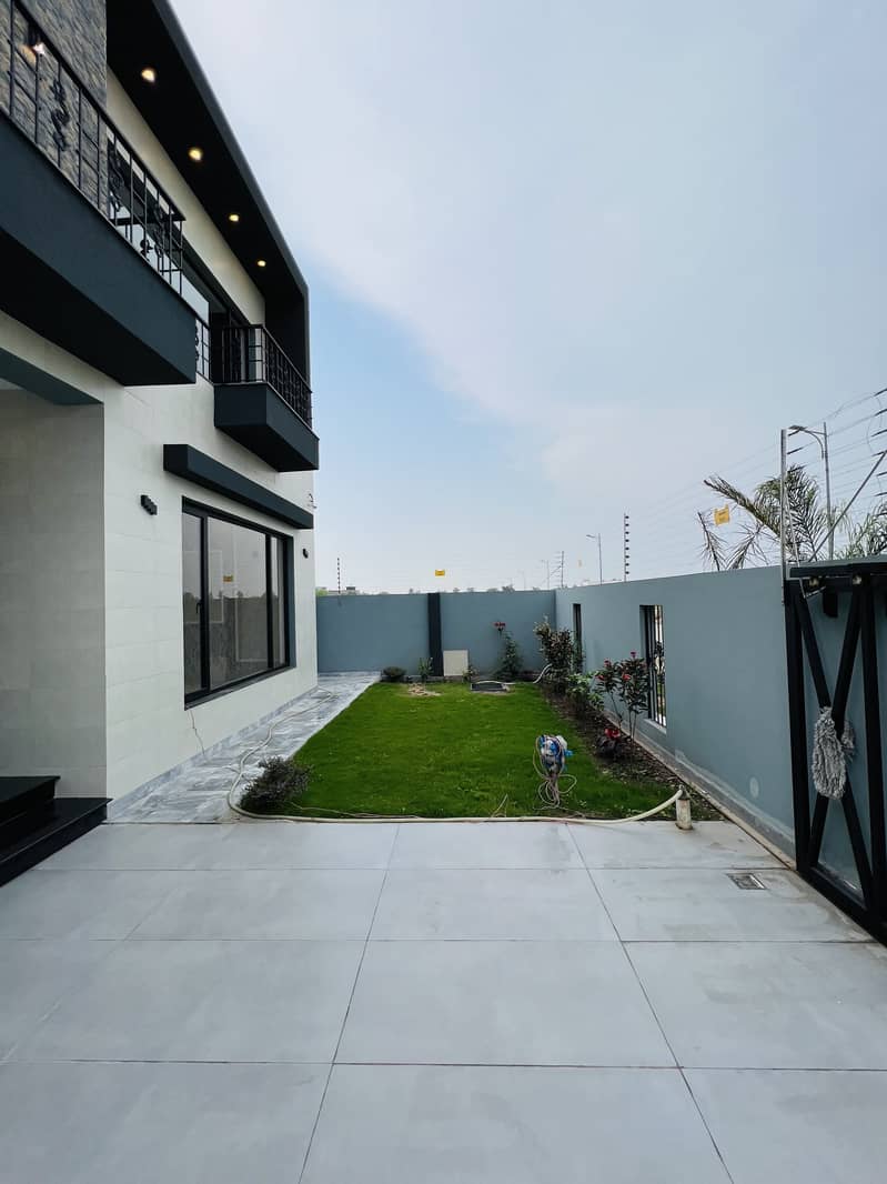 1 Kanal Brand New Modern Design House Available For Sale 7