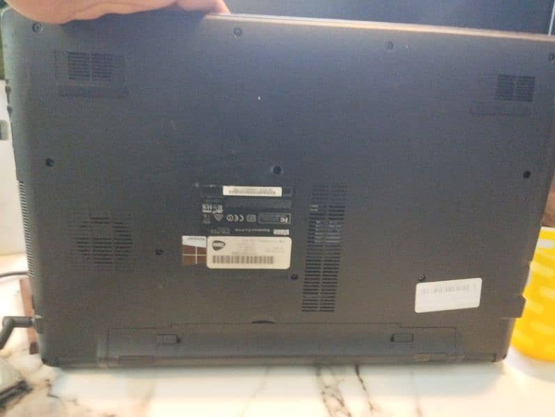 Stone Laptop in good condition i5-6 8gb 128gb for sale on urgent basis 3