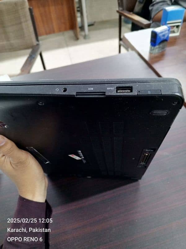 DeLL Laptop 3