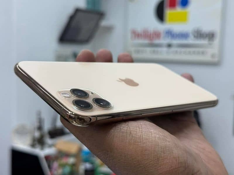 iPhone 11 Pro Max 256 GB call number 03253680967 1