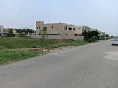 Prime Location 1 Kanal Facing Park Residential Plot 80 For Sale In DHA Phase 7 Block Y