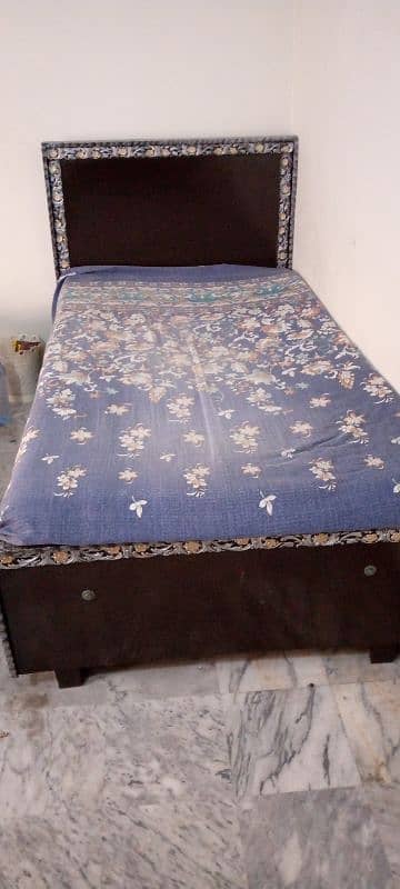 Single Bed with Mattress & Table 0