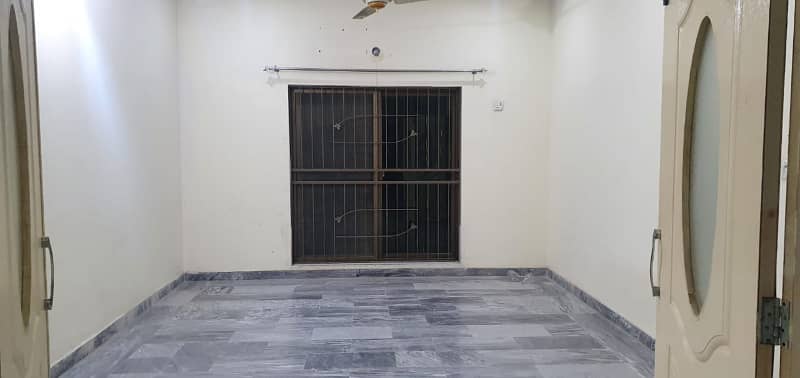 10 Marla Upper Portion for Rent M5, Lake City, Lahore 4