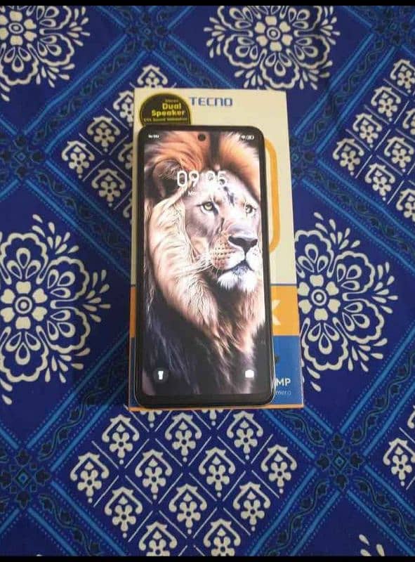 Tecno Spark 20 Gold 1