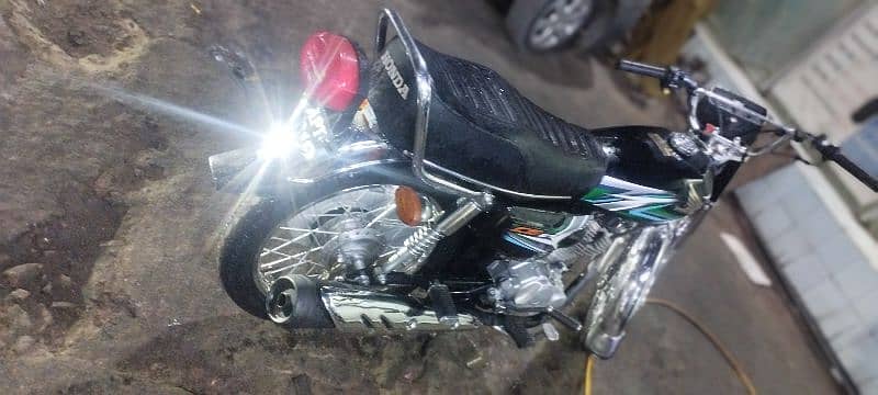 Honda 125 black 10/10 2