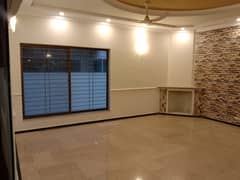 DHA Lahore 1 Kanal Beautiful Nice Owner Build House Available For Rent