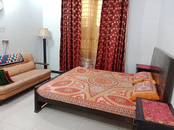 10 Marla Fully Furnish Lower Portion Is For Rent In Wapda Town Block K2 3