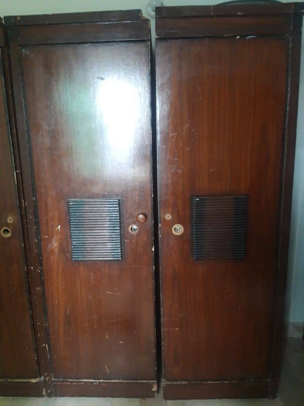 3  door cupboard 1